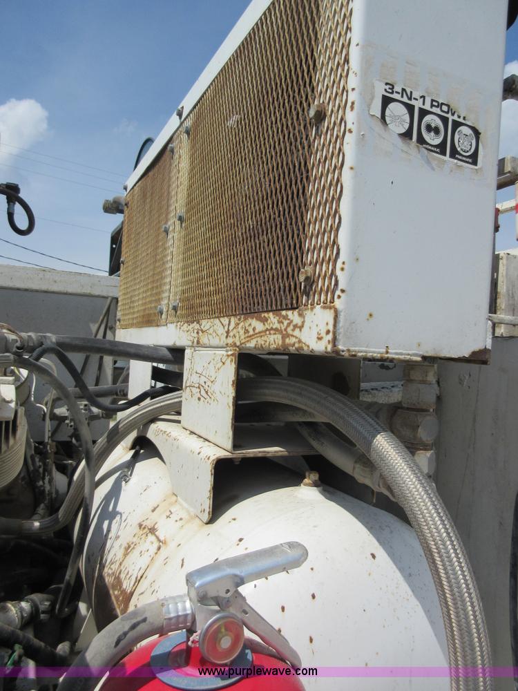 image for item D2473 1990 GMC TopKick 7000 service truck