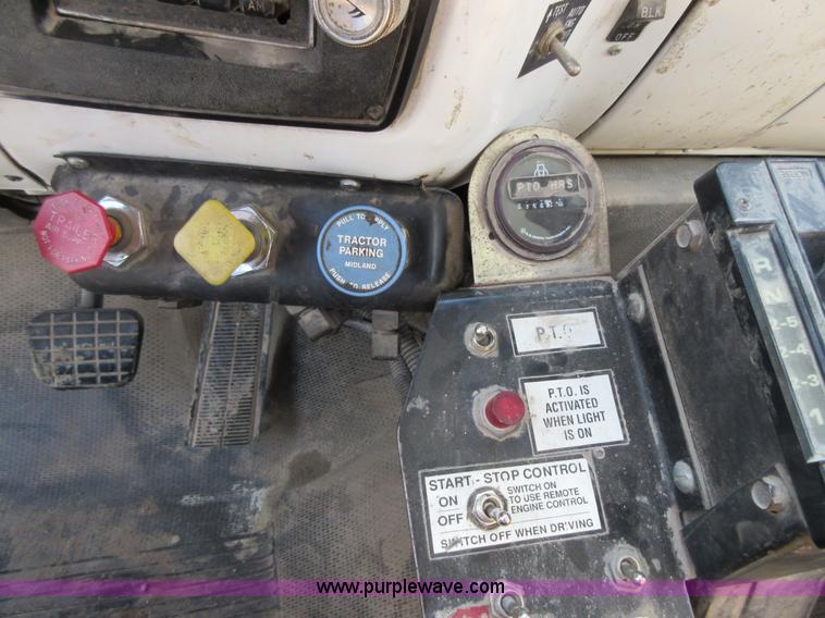 image for item D2473 1990 GMC TopKick 7000 service truck