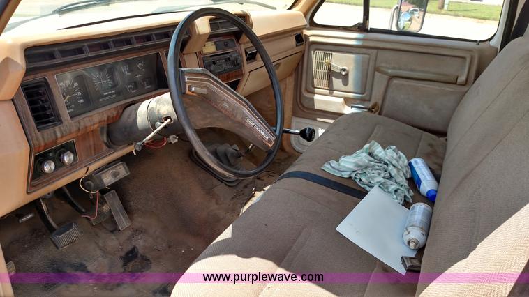 image for item F7825 1984 Ford F350 utility truck