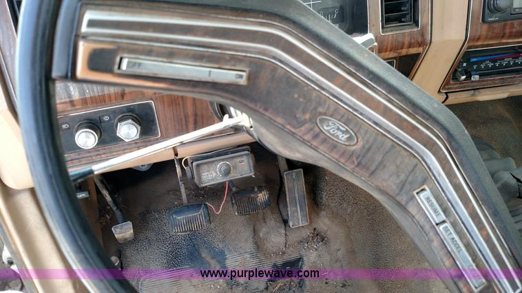 image for item F7825 1984 Ford F350 utility truck