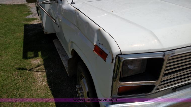 image for item F7825 1984 Ford F350 utility truck