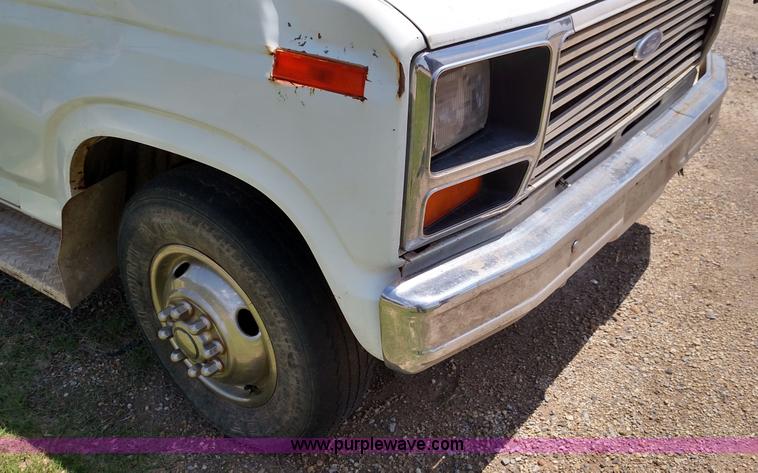 image for item F7825 1984 Ford F350 utility truck