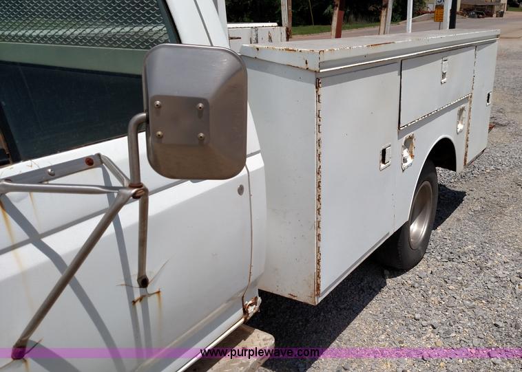 image for item F7825 1984 Ford F350 utility truck