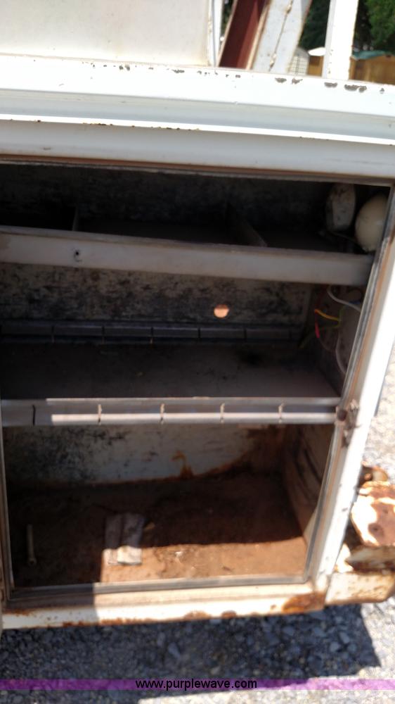 image for item F7825 1984 Ford F350 utility truck