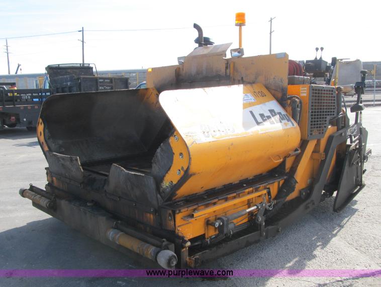 image for item F8966 2010 LeeBoy 8515B paver