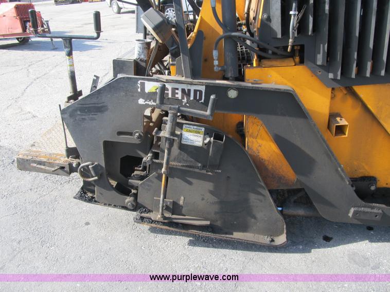 image for item F8966 2010 LeeBoy 8515B paver