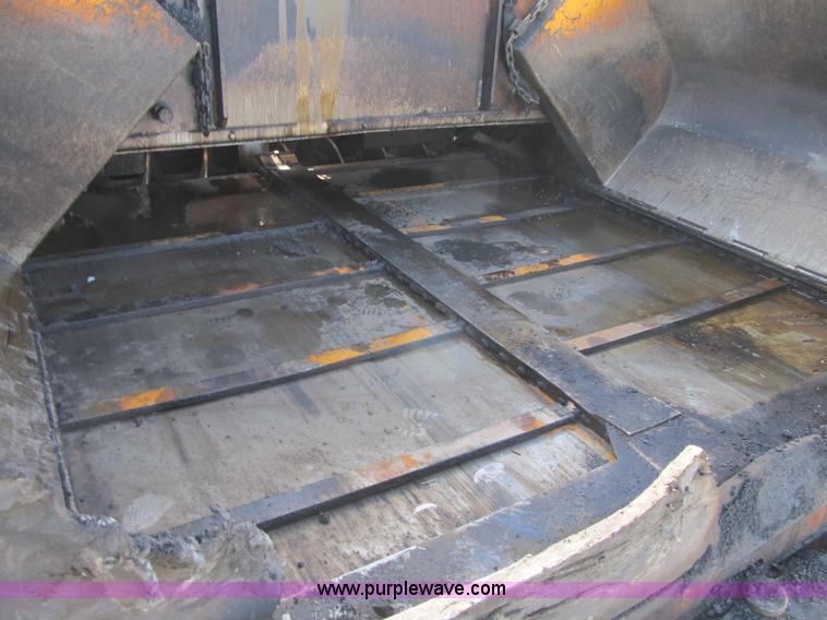 image for item F8966 2010 LeeBoy 8515B paver