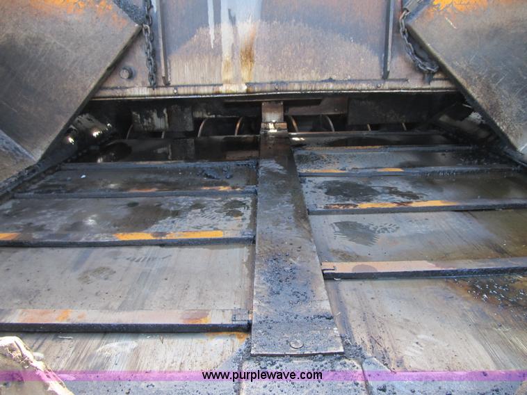 image for item F8966 2010 LeeBoy 8515B paver