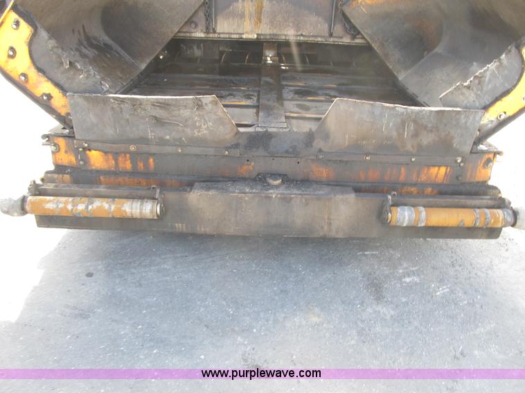 image for item F8966 2010 LeeBoy 8515B paver