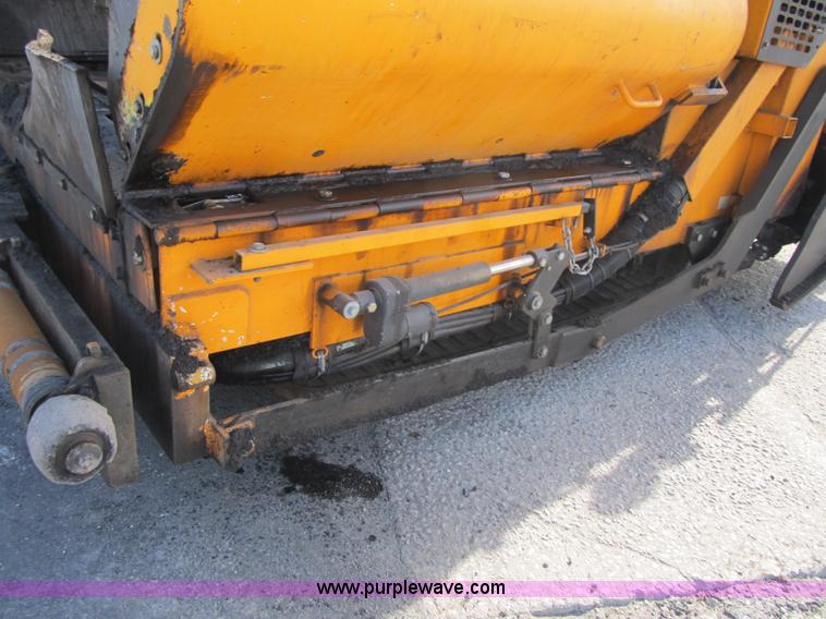 image for item F8966 2010 LeeBoy 8515B paver