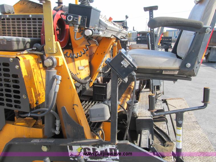 image for item F8966 2010 LeeBoy 8515B paver