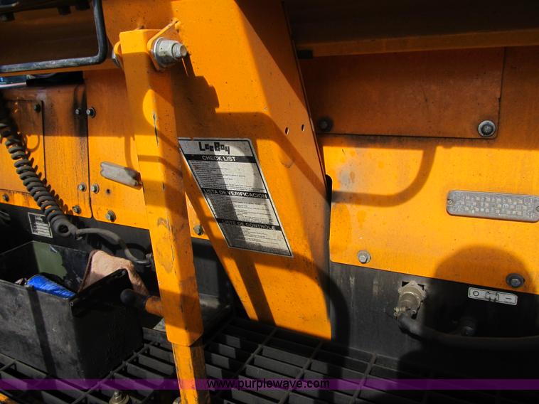 image for item F8966 2010 LeeBoy 8515B paver