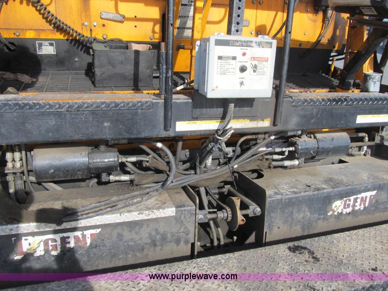 image for item F8966 2010 LeeBoy 8515B paver