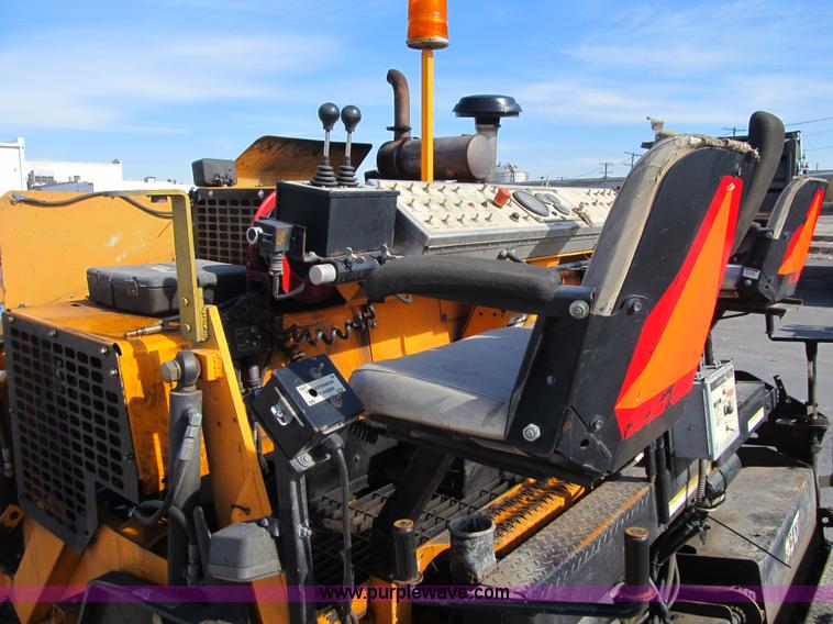 image for item F8966 2010 LeeBoy 8515B paver