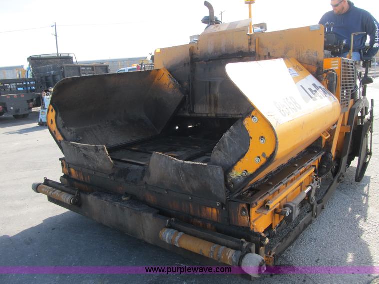 image for item F8966 2010 LeeBoy 8515B paver