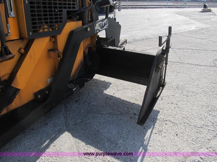 image for item F8966 2010 LeeBoy 8515B paver