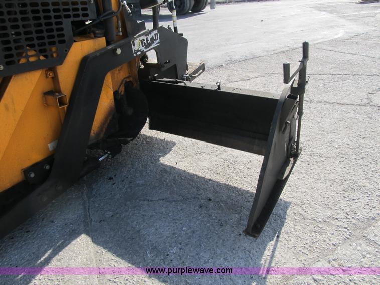 image for item F8966 2010 LeeBoy 8515B paver