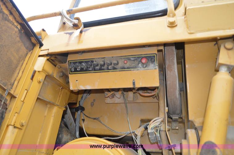 image for item G3602 1995 Caterpillar 963B track loader