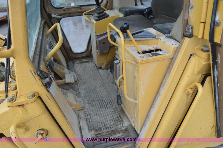 image for item G3602 1995 Caterpillar 963B track loader