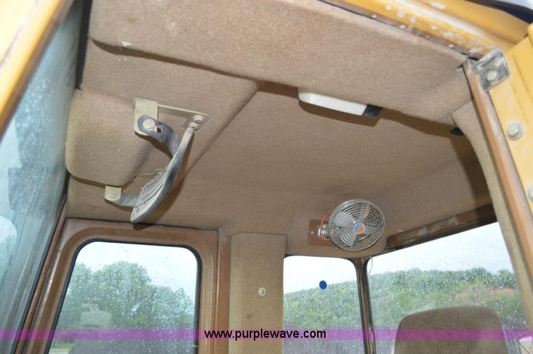 image for item G3602 1995 Caterpillar 963B track loader