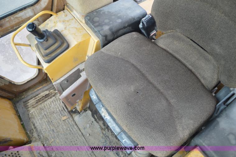 image for item G3602 1995 Caterpillar 963B track loader