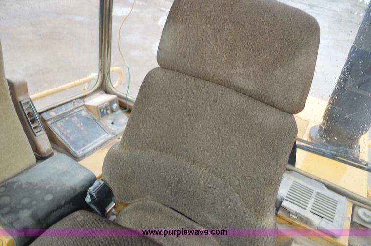 image for item G3602 1995 Caterpillar 963B track loader