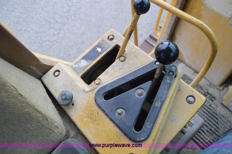 image for item G3602 1995 Caterpillar 963B track loader