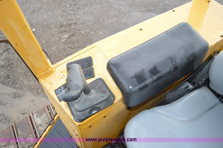 image for item G3603 2000 John Deere 450H LT dozer