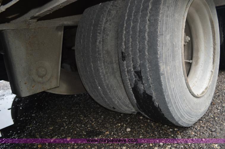 image for item G3605 1996 Etnyre SR35TL3-T1 equipment trailer