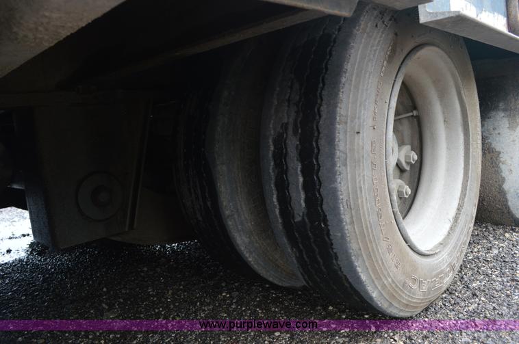 image for item G3605 1996 Etnyre SR35TL3-T1 equipment trailer