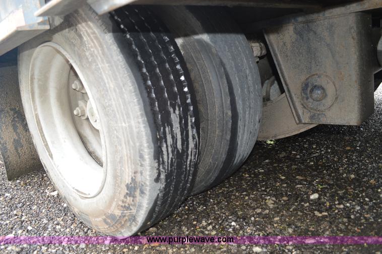 image for item G3605 1996 Etnyre SR35TL3-T1 equipment trailer