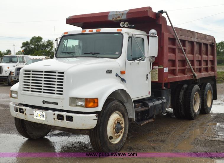 image for item G3606 1999 International 4900 dump truck