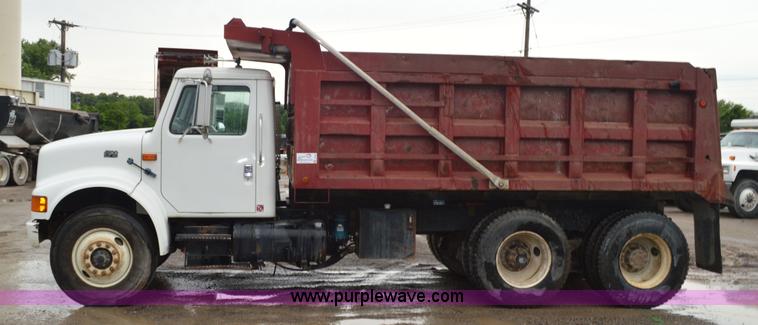 image for item G3606 1999 International 4900 dump truck