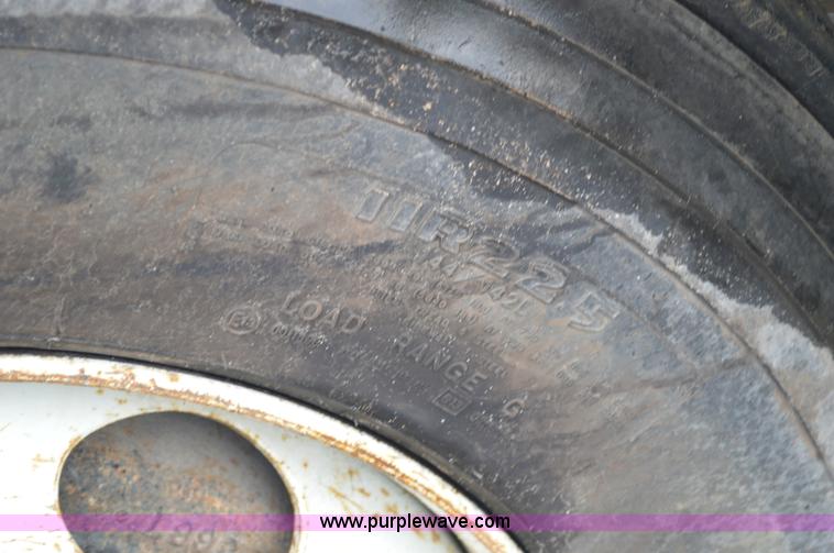 image for item G3606 1999 International 4900 dump truck