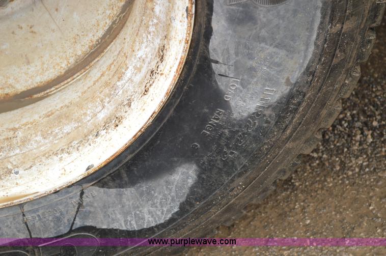 image for item G3606 1999 International 4900 dump truck