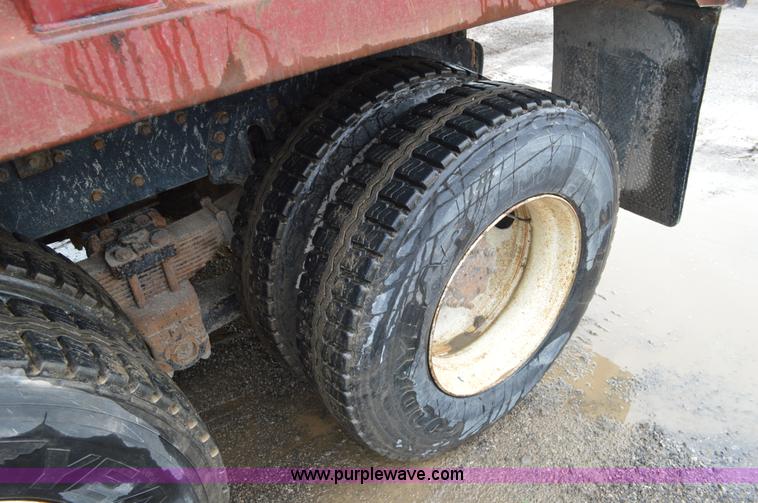 image for item G3606 1999 International 4900 dump truck