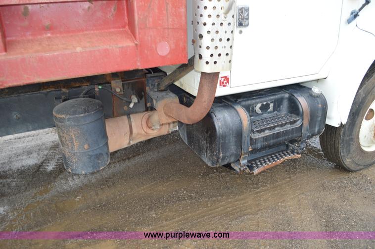 image for item G3606 1999 International 4900 dump truck