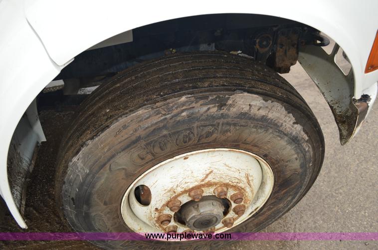 image for item G3606 1999 International 4900 dump truck