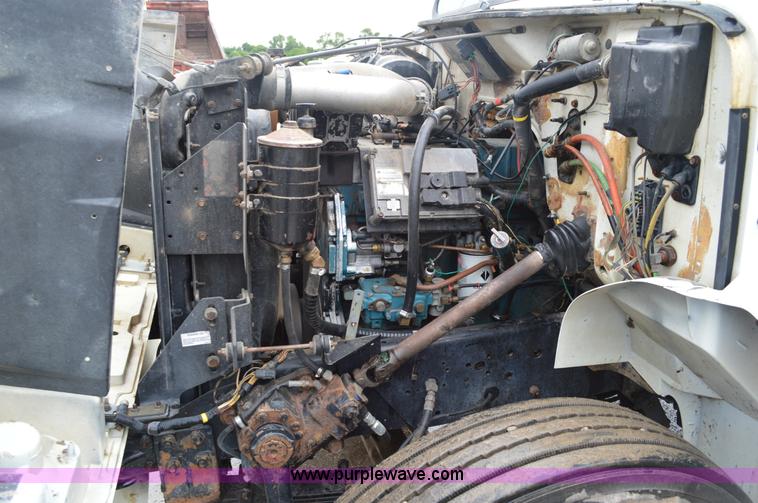 image for item G3606 1999 International 4900 dump truck