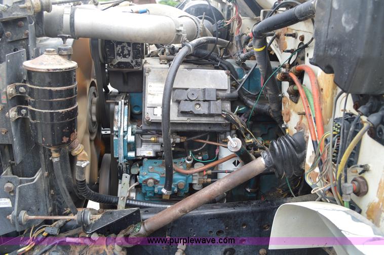 image for item G3606 1999 International 4900 dump truck