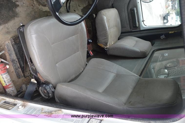 image for item G3606 1999 International 4900 dump truck