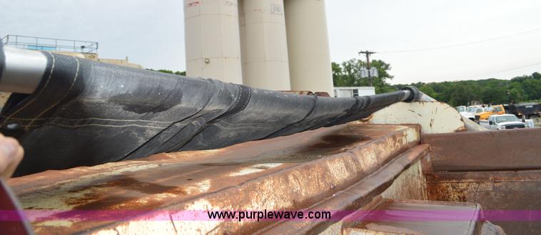 image for item G3606 1999 International 4900 dump truck