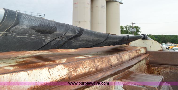 image for item G3606 1999 International 4900 dump truck