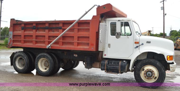 image for item G3607 1999 International 4900 dump truck
