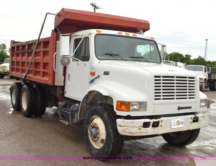 image for item G3607 1999 International 4900 dump truck