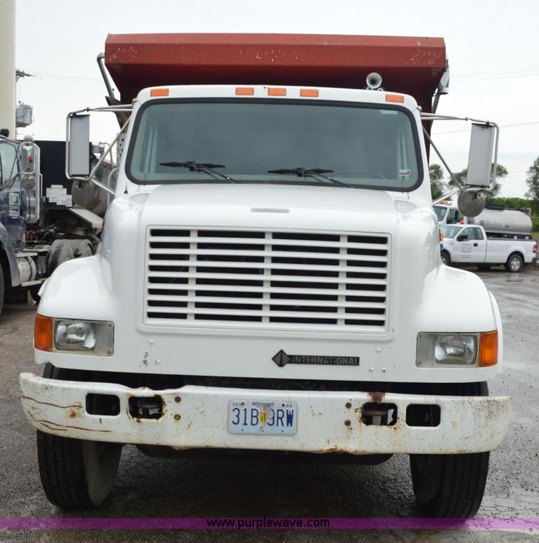 image for item G3607 1999 International 4900 dump truck