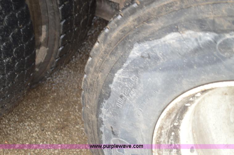 image for item G3607 1999 International 4900 dump truck