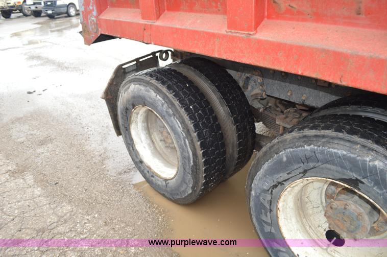 image for item G3607 1999 International 4900 dump truck