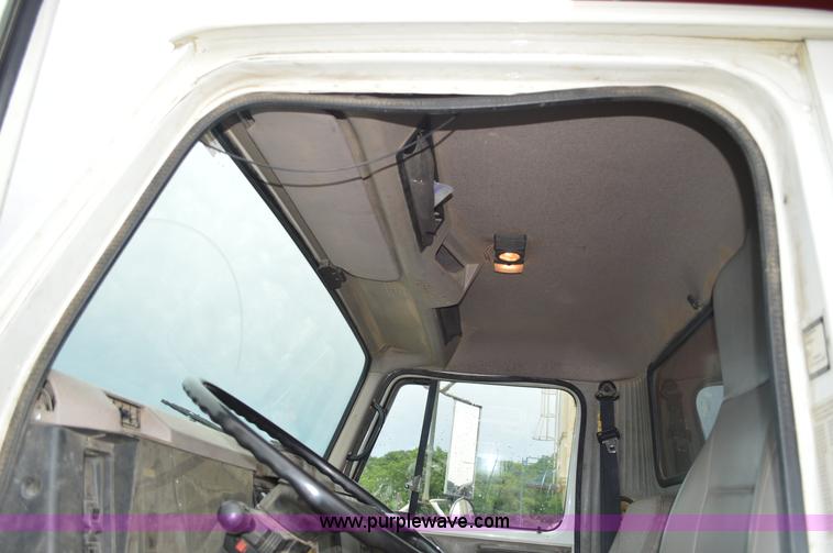 image for item G3607 1999 International 4900 dump truck