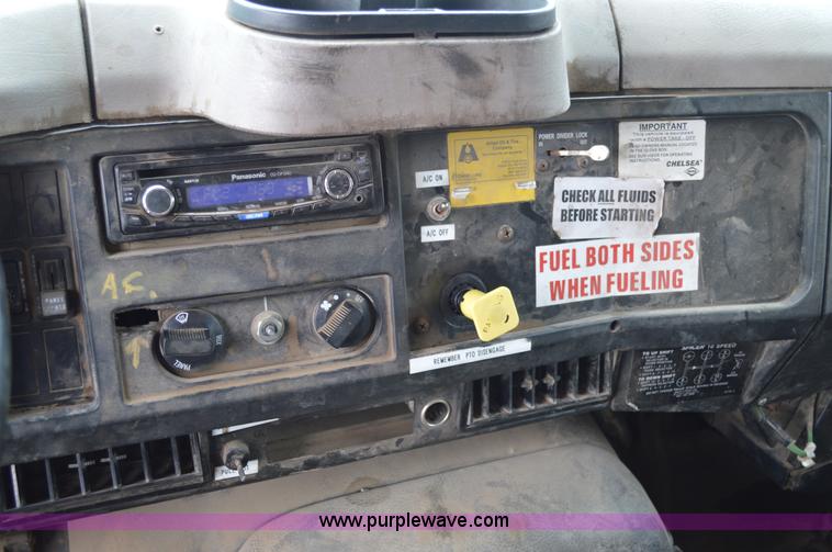 image for item G3607 1999 International 4900 dump truck